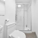 Cheap & Stylish Single - Shared House In By Altoluxo Short Lets & Serviced With Free Wifi And Parking *