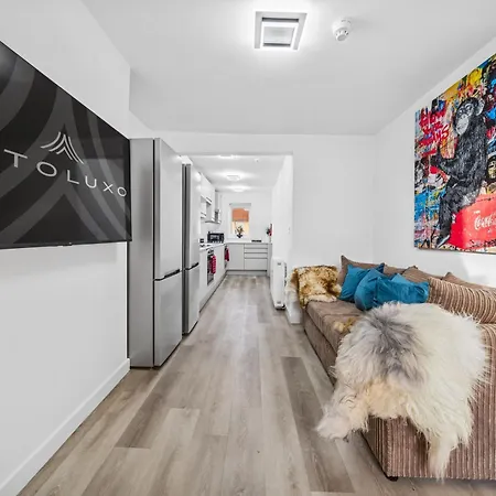 Cheap & Stylish Single - Shared House In By Altoluxo Short Lets & Serviced With Free Wifi And Parking Bristol