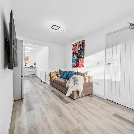 Cheap & Stylish Single - Shared House In By Altoluxo Short Lets & Serviced With Free Wifi And Parking Апартаменти *
