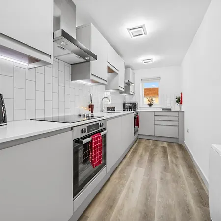 Апартаменти Cheap & Stylish Single - Shared House In By Altoluxo Short Lets & Serviced With Free Wifi And Parking Бристоль