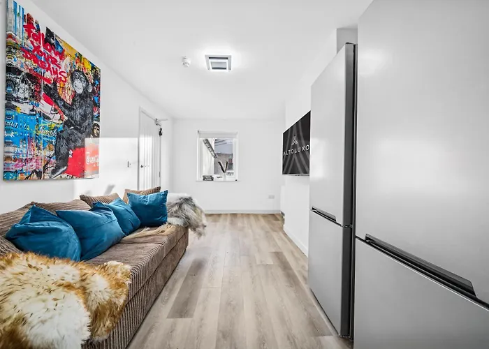 Cheap & Stylish Single - Shared House In By Altoluxo Short Lets & Serviced With Free Wifi And Parking *