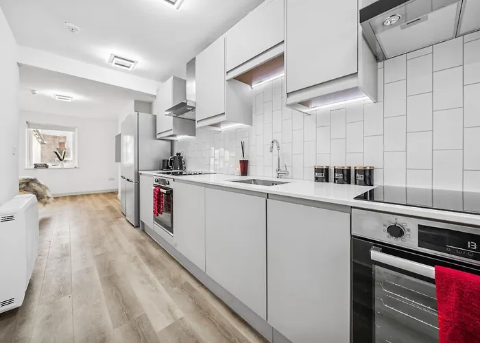 Cheap & Stylish Single - Shared House In By Altoluxo Short Lets & Serviced With Free Wifi And Parking Bristol